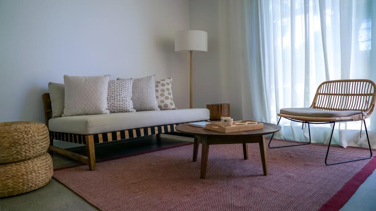 Casagrande Hotel&Beach Club José Ignacio Exterior foto A living room with a carpet